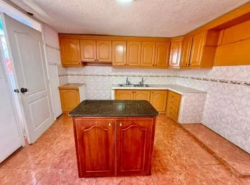 Casa en Venta 4 Hab en Calderón, Entrada Independiente, a 1 Cuadra del Coral — imagen 2
