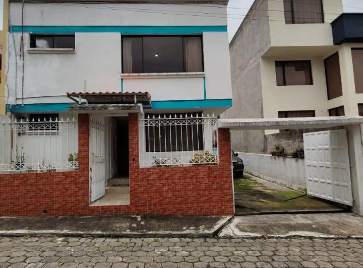 Casa en Venta en Conocoto – Más Espacio, Seguridad y Plusvalía - Precio $108,000 — imagen 1