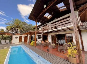 Casa en Venta con Piscina Los Chillos Ontaneda Urbanización Privada — imagen 2