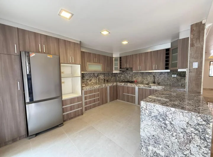 Vendo Casa en Terranostra, Guayas — imagen 1