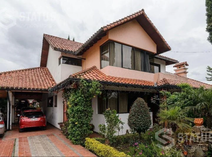 Venta de Casa de Lujo, Sector San Gabriel - Mirasierra — imagen 1