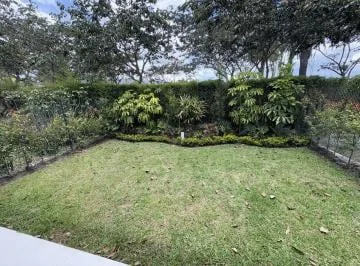 Puembo 260,71 m² en Venta Casa Esquinera Dos Plantas con Jardin y Pergola — imagen 3