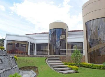 Vendo Casa Elegante en Urbanización Privada - Sector Primavera - Cumbayá — imagen 5