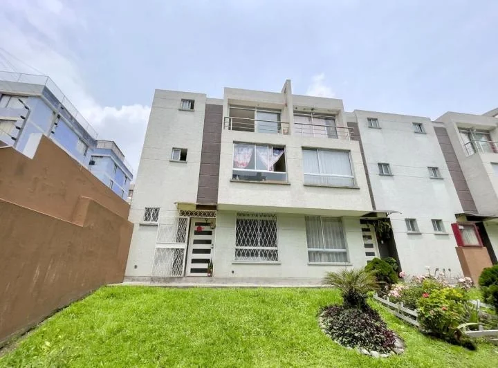 Casa en Venta San Carlos 4 Habitaciones — imagen 1