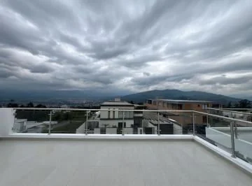 Hermosa Casa de Venta en Yanazarapata Cumbayá! Vista! a Estrenar! — imagen 3