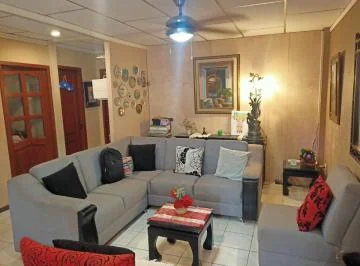 Casa de Venta en La Urbanización La Joya, Primeras Etapas, 3 Dorm.. Guayas — imagen 2