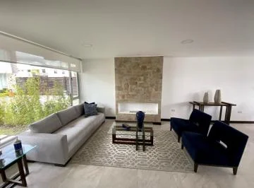 Exclusiva Casa Esquinera de Venta - Entrega Inmediata - Ubicación Inmejorable — imagen 3