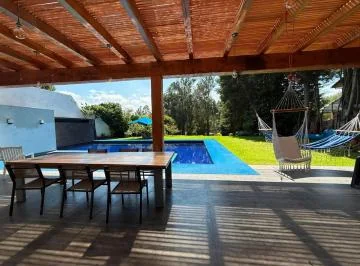 Hermosa Casa de Venta en La Cerámica Tumbaco! Terreno Grande! — imagen 4