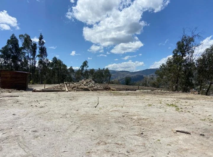 Terreno con Iprus Actualizado. Sector Challuabamba, Azuay — imagen 1