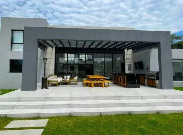 Exclusiva Casa de Venta en Algarrobos de La Viña Tumbaco! — imagen 4