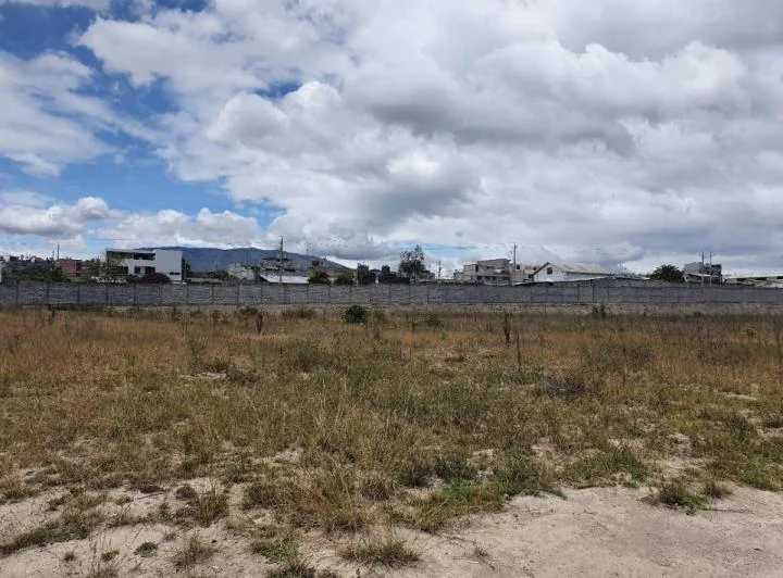 Venta 4 Hectáreas en Calderón - Listo Para Proyecto — imagen 1