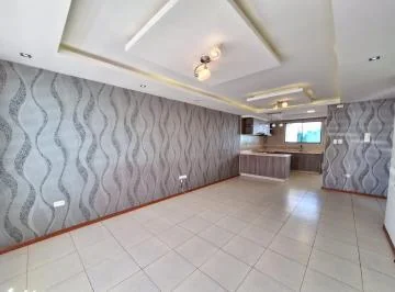Vendo Hermosa Casa Muy Amplia en Llano Grande — imagen 3