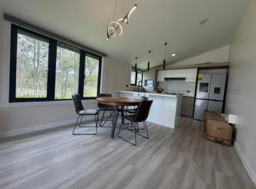 Lujosa Villa de 1 Planta con 2 Edificaciones Independientes P13 — imagen 5