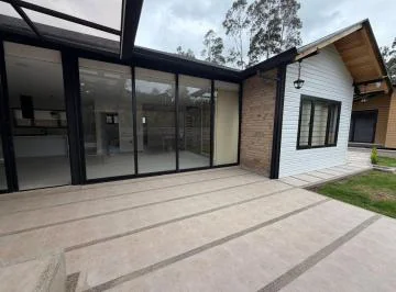 Lujosa Villa de 1 Planta con 2 Edificaciones Independientes P13 — imagen 3