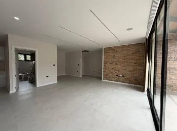 Lujosa Villa de 1 Planta con 2 Edificaciones Independientes P13 — imagen 2