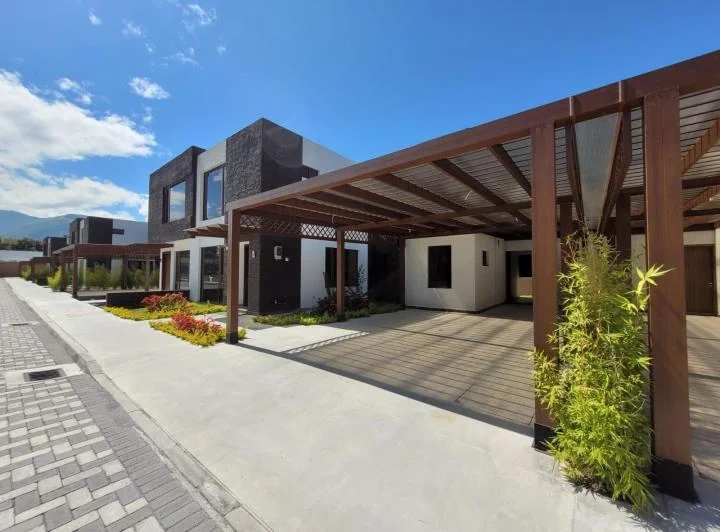 En Venta Hermosa Casa en Conjunto 230 m² - La Armenia — imagen 1