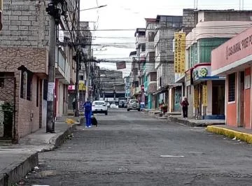 Casa Rentera en Venta con Local Comercial — imagen 5
