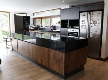 Casa Moderna en Urbanización Privada | 1.000 m² de Terreno a 10 Min de Cumbayá — imagen 3
