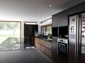 Casa Moderna en Urbanización Privada | 1.000 m² de Terreno a 10 Min de Cumbayá — imagen 2