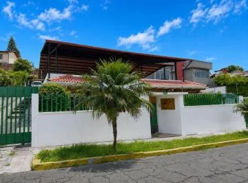En Venta Dos Casas Independientes La Primavera Cumbayá Amplio Terreno y Alta Rentabilidad — imagen 2