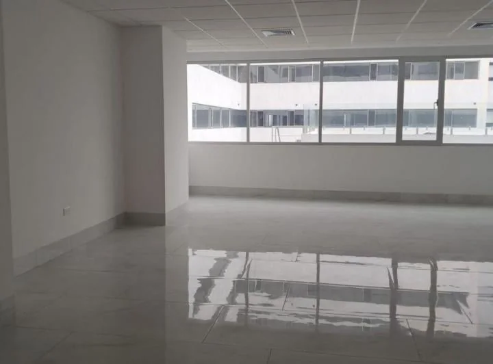 Venta Oficina 50 m² - Edif. Titanium - Av Febres Cordero - Ciudad Millenium, Guayas — imagen 1