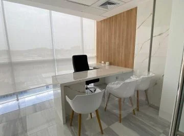 Oficina Comercial de 170 m² en Venta en Edificio Platinium, Guayas — imagen 2