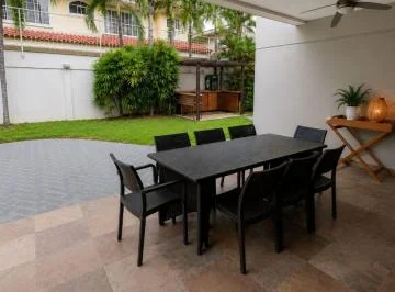 Casa en Venta | 4 Dorm. | Via Samborondon | con Piscina y Jardin | Urb. Rio Grande, Guayas — imagen 4