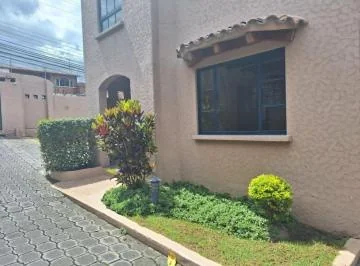 Vendo Linda Casa Excelente Ubicacion Frente Cc. Scala Shopping — imagen 3