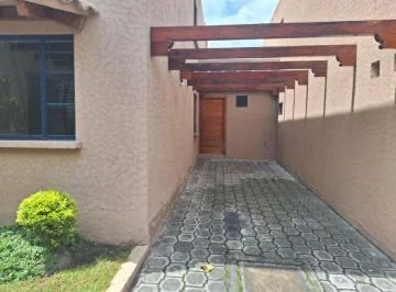 Vendo Linda Casa Excelente Ubicacion Frente Cc. Scala Shopping — imagen 2