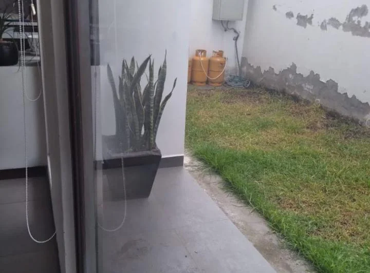 Casa de Venta en Oportunidad en Tumbaco, Santa Rosa. Urgente, Bajamos de Precio. Provincia de Pichincha — imagen 1