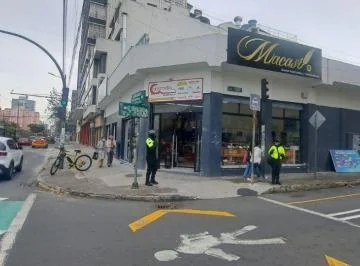 Vendo Propiedad con 6 Locales Comerciales en La Av 10 de Agosto — imagen 5