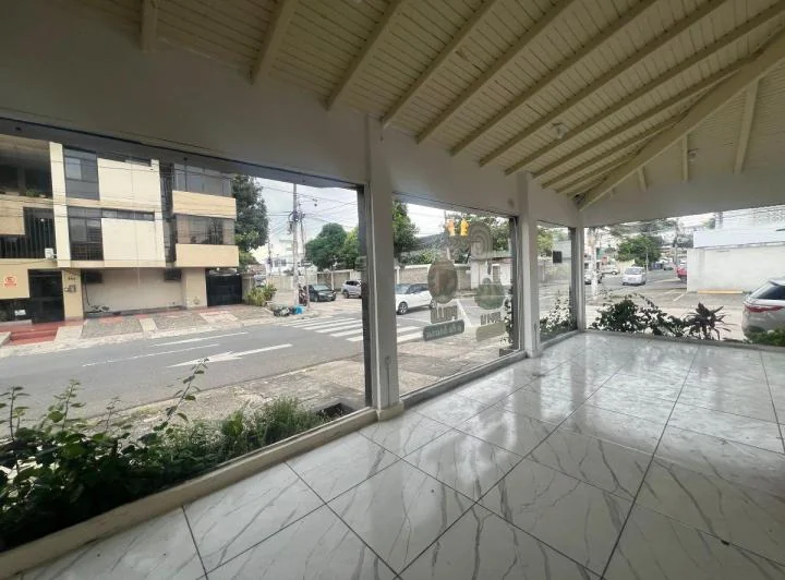 Vendo o Alquilo Local Urdesa Central, Guayas — imagen 1