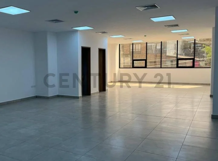 Edificio Completo en Venta, en La Mejor Ubicacion de Manta, Manabí — imagen 1