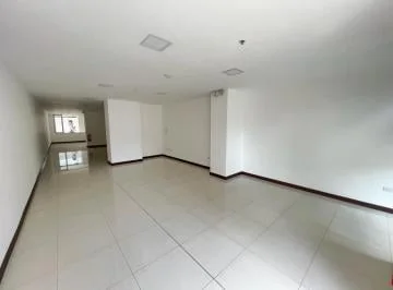 Renta Local a Estrenar Av 6 de Diciembre 92 m² — imagen 4