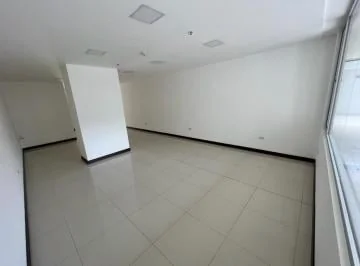 Renta Local a Estrenar Av 6 de Diciembre 92 m² — imagen 2