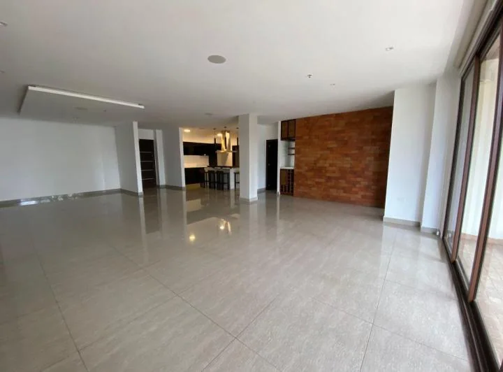 Hermoso y Amplio Departamento — imagen 1