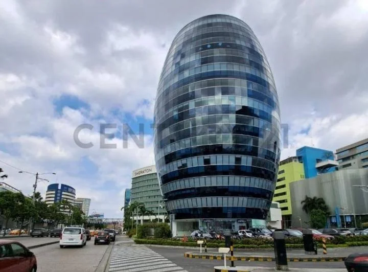 Venta de Oficina en Edificio 100 Business Plaza, Norte de Guayaquil Dian, Guayas — imagen 1