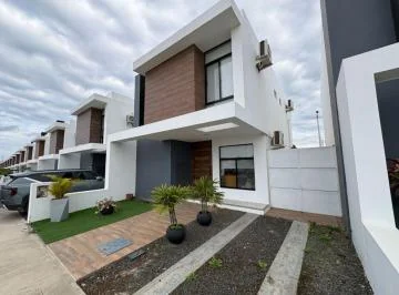 Casa de Venta en Manta Zona Sur Baru, Manabí — imagen 3