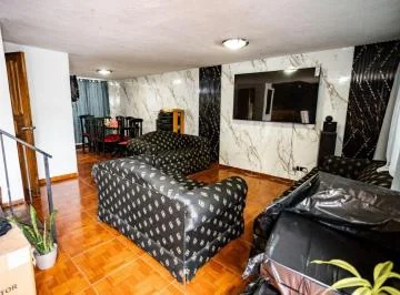 Casa con 204 m² de Terreno, 322 m² de Construcción, en Venta en San Isidro del Inc — imagen 3