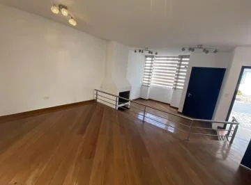Casa en Venta 3 Dorm. Mas Servicio Santa Lucía Alta — imagen 5