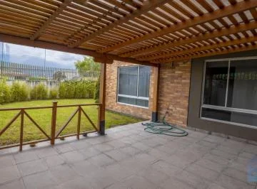 Vendo Departamento 3 Dorm. con Terraza Privada, Ubicado en Sector de Bellavista. Provincia de Pichincha — imagen 5