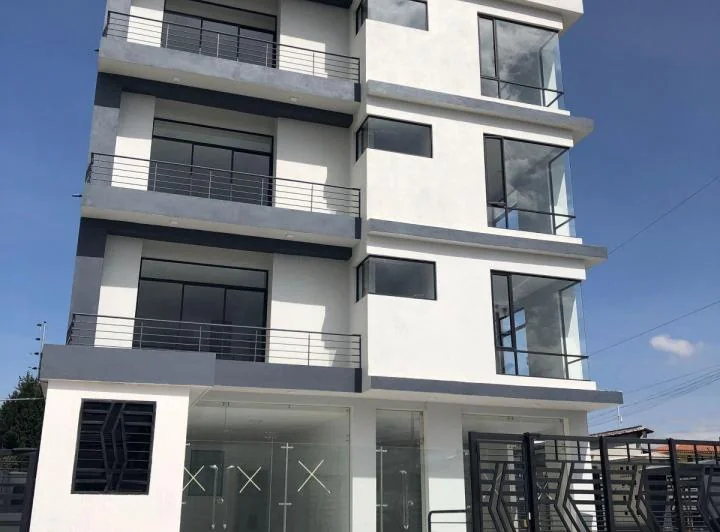 Vendo Amplios Departamentos en Sangolquí — imagen 1