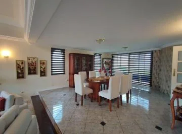 H/ Urbanización La Colina. Casa Independiente en Venta, 269.000usd — imagen 2