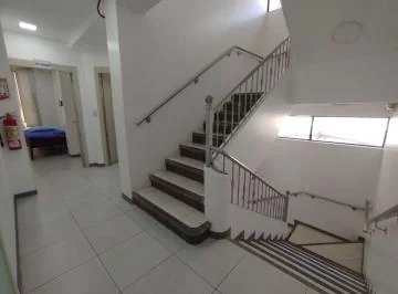Venta Centro Médico de 3 Plantas con Consultorios y Quirófanos Kennedy Norte, Guayas — imagen 3