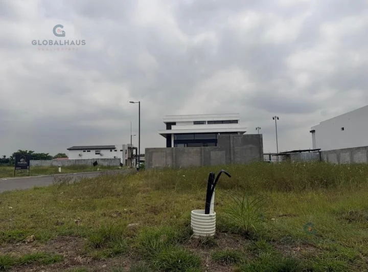 Venta de Terreno Esquinero en Isla Celeste. m. C. Guayas — imagen 1
