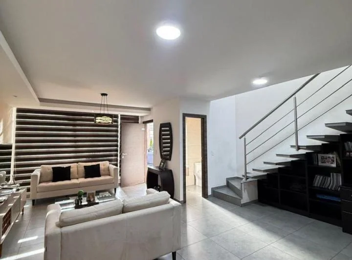 Oportunidad Venta Casa Dos Pisos Tres Dormitorio Valle de Los Chillos — imagen 1