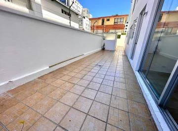 Carolina (Sector Colegio Benalcazar) - Departamento de Venta con Patio Privado — imagen 2
