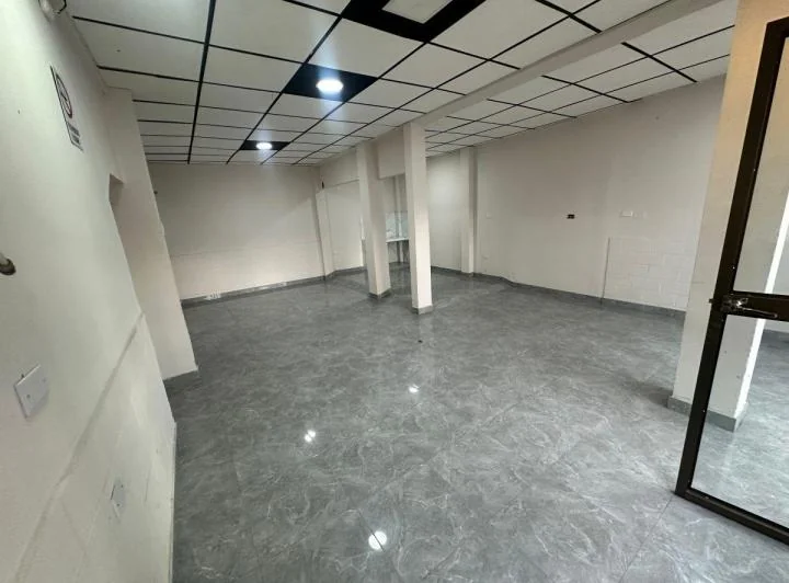 Remate Se Vende Casa Rentera Esquinera en Miraflores, Guayas — imagen 1