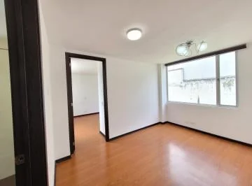 Casa de Venta, Los Chillos, La Armenia, Piscina, 3 Dorm. — imagen 2