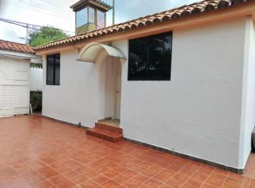Oportunidad Vendo Casa Independiente 800 Mc Dos Plantas 2000 Mt Ideal Para Vivienda o Negocio — imagen 5